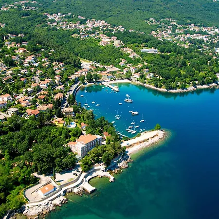 Villa Eva By Interhome Abbázia